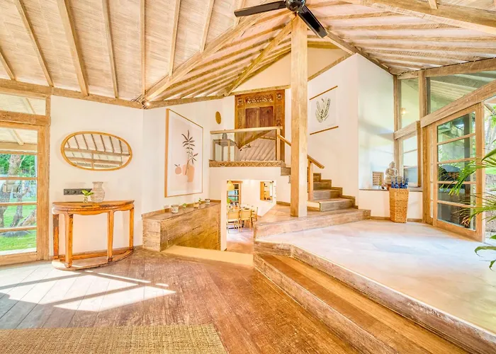 Villa Venice - 2000m2 Garden Right Behind Seminyak