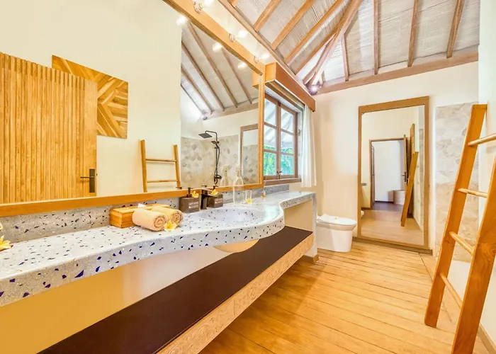 Venice - 2000m2 Garden Right Behind * Seminyak